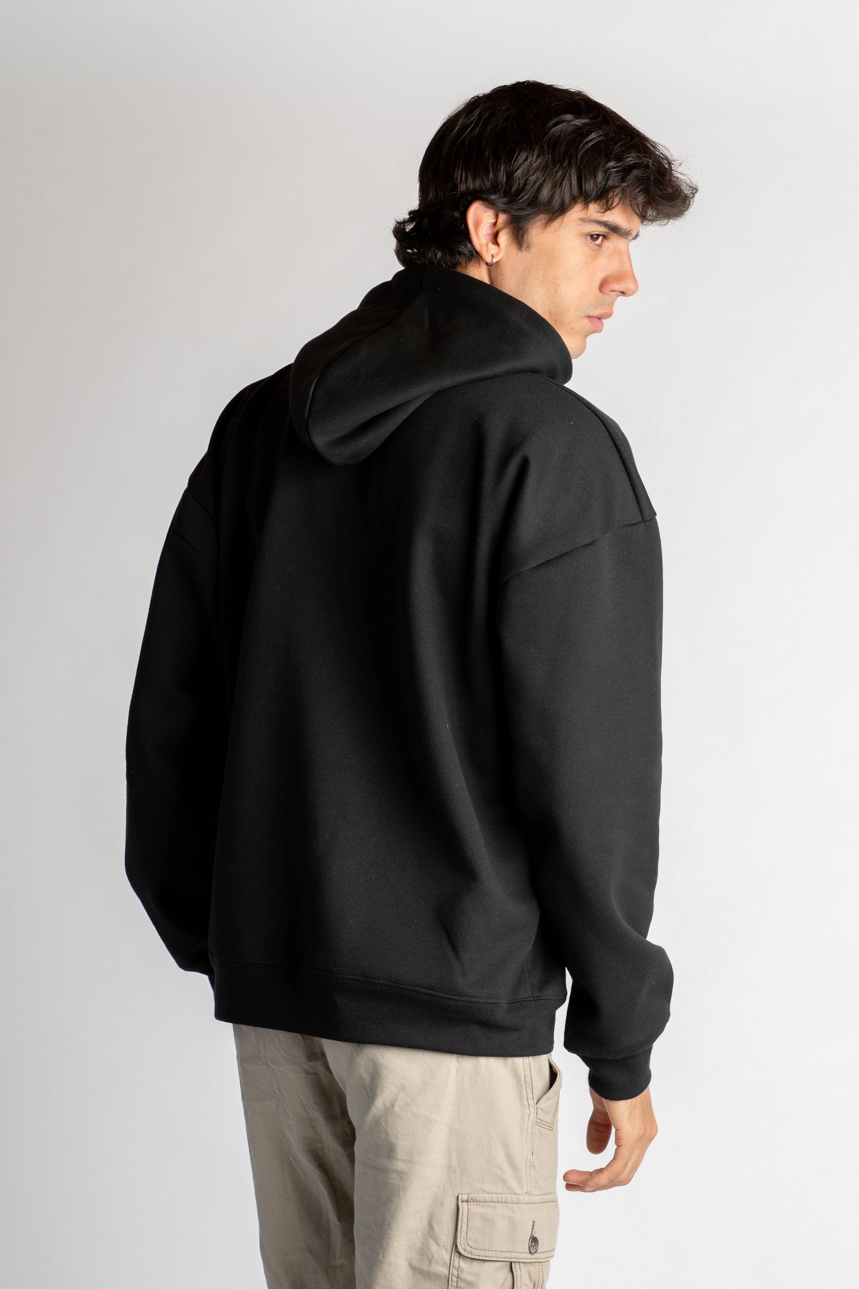 Sudadera básica con gorro