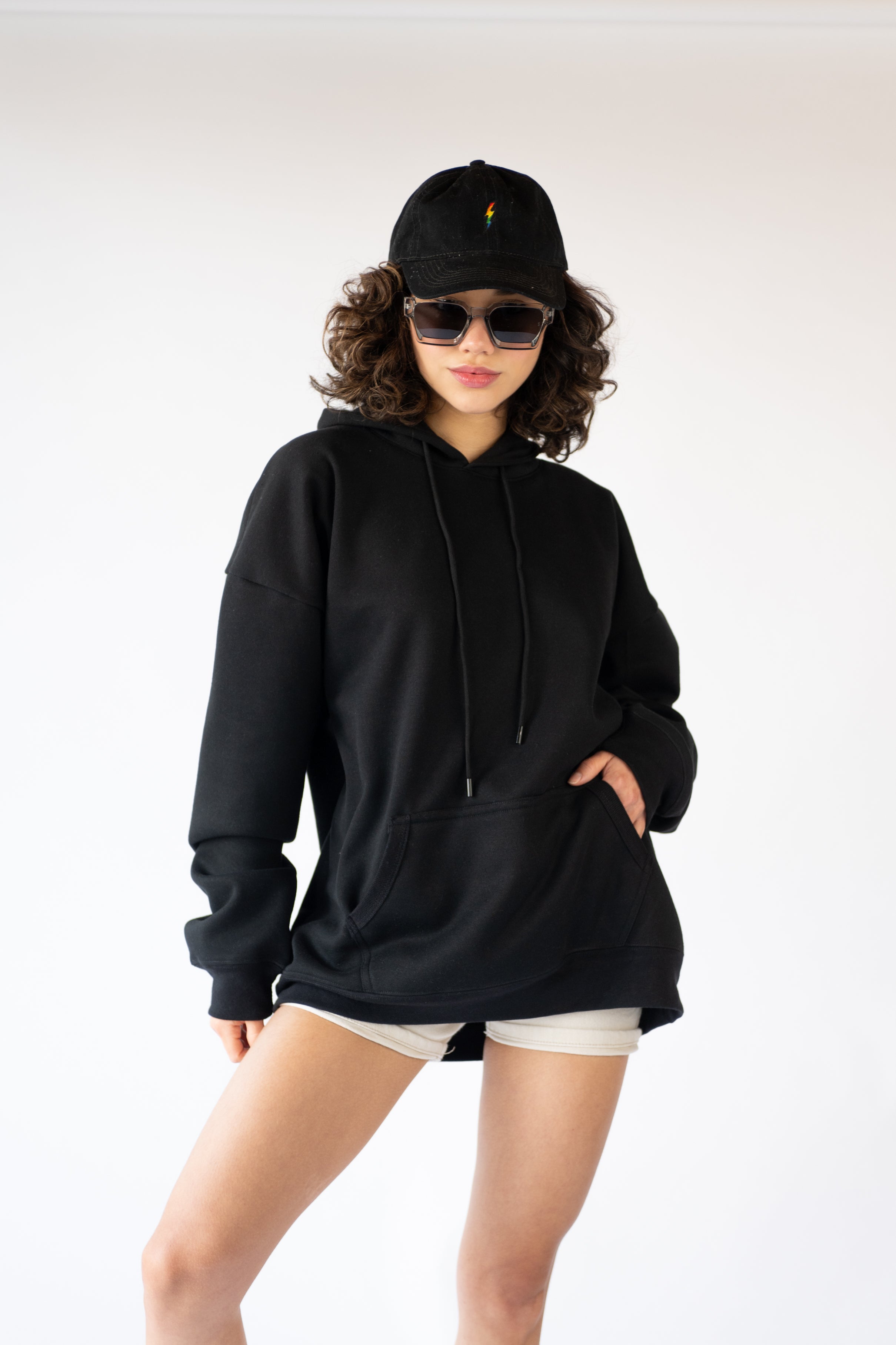 Sudadera básica con gorro