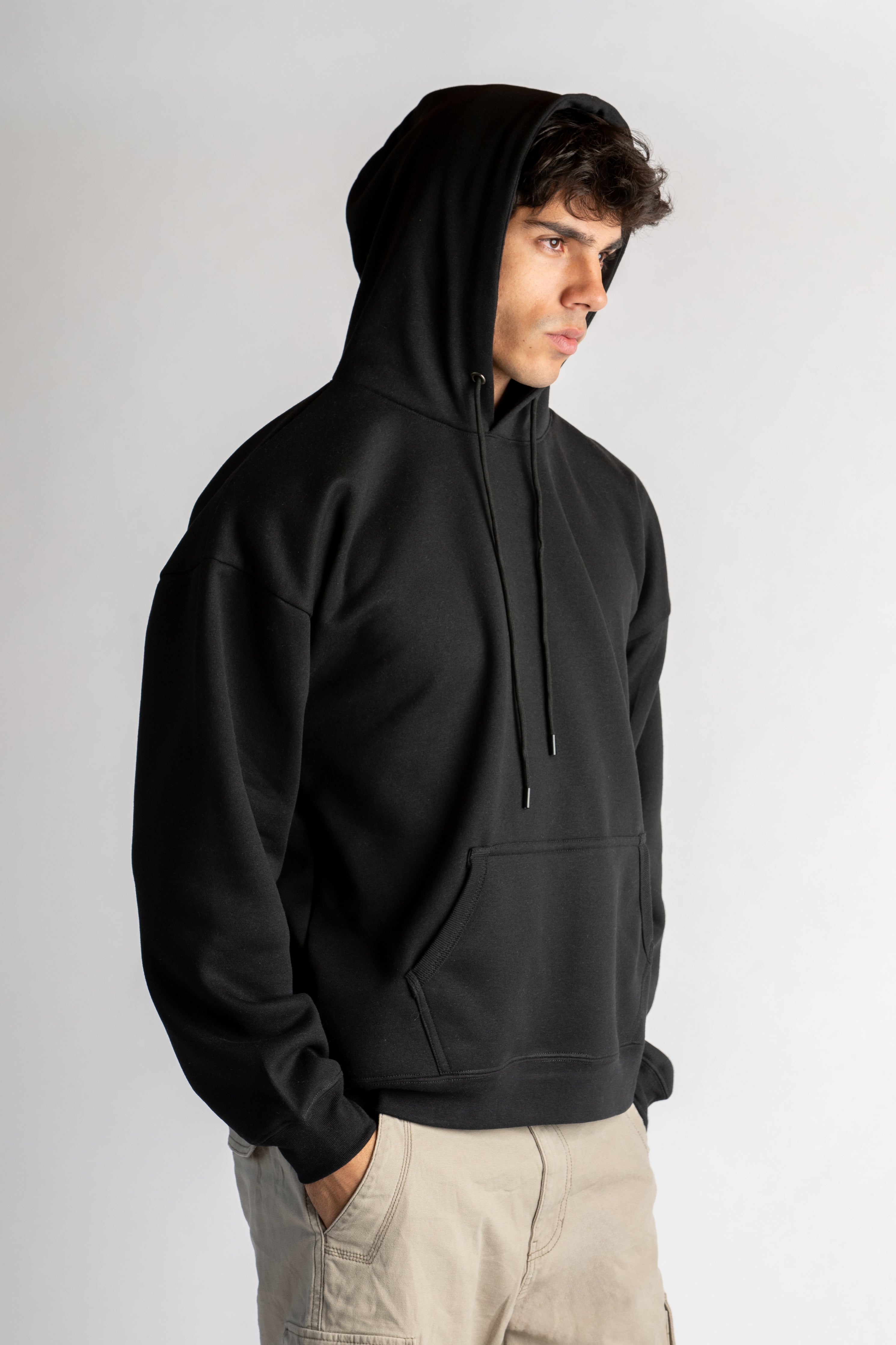 Sudadera básica con gorro